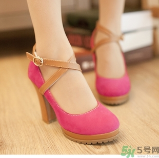 十月份穿什么鞋子？10月鞋子搭配