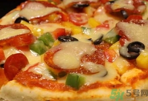 披薩的營(yíng)養(yǎng)價(jià)值 披薩的功效與作用及食用方法 披薩的營(yíng)養(yǎng)價(jià)值 披薩的功效與作用及食用方法