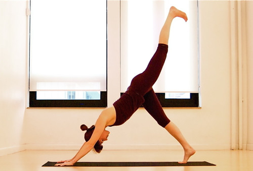 睡前做瑜伽好嗎？睡前做瑜伽能減肥嗎？