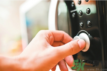 微波爐食品安全嗎？微波爐正確使用的方法是什么？