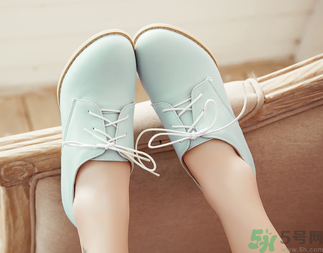 秋天穿什么鞋子百搭？秋天穿什么鞋子好看？