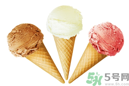 吃冰可以治療感冒嗎？喉嚨痛可以吃冰淇淋嗎？