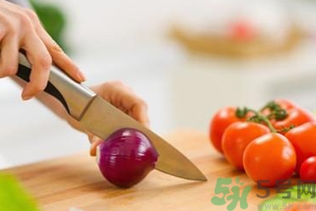 洋蔥能防癌嗎？白洋蔥和紫洋蔥的區(qū)別是什么？