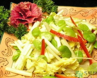 韭黃可以和螃蟹一起吃嗎？韭菜可以和螃蟹一起吃嗎？