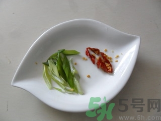 韭黃是怎么長出來的？韭黃是怎么種出來的？