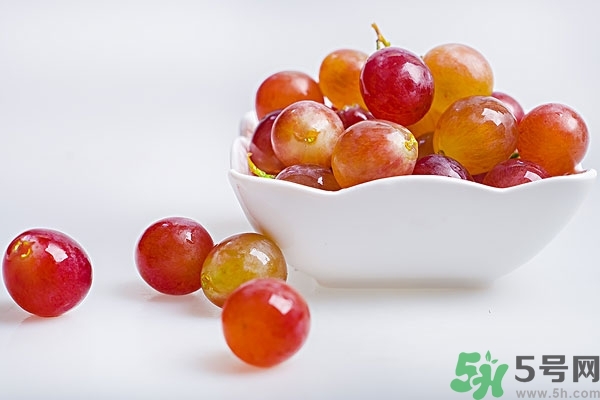 葡萄籽怎么吃效果最好？無(wú)籽葡萄對(duì)身體有害嗎？