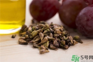 葡萄籽怎么吃效果最好？無(wú)籽葡萄對(duì)身體有害嗎？