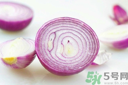 吃洋蔥的好處和壞處是什么？吃洋蔥可以降血糖嗎？