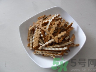 韭黃是怎么長出來的？韭黃是怎么種出來的？