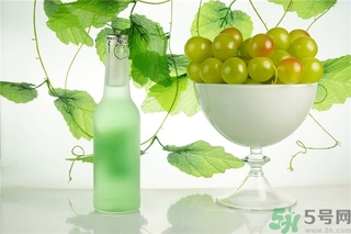 葡萄和蘋果可以一起吃嗎？葡萄和蘋果可以一起榨汁嗎？