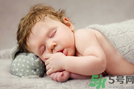 小孩半夜哭鬧怎么回事？小孩半夜哭鬧怎么辦？