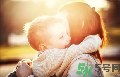 寶寶夜奶什么時候斷開？寶寶夜奶怎么斷