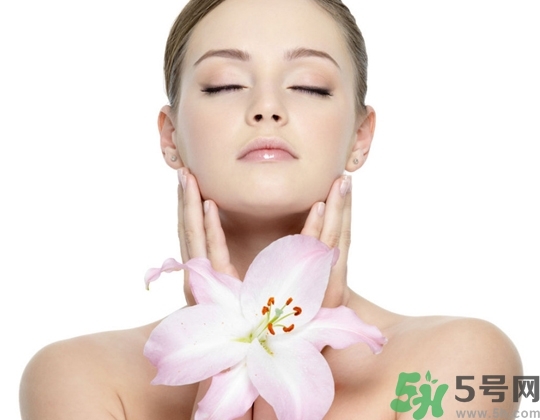 夏天曬黑了多久恢復(fù)？夏天曬黑了怎么白回來？