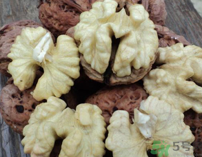 新鮮核桃能吃嗎？新鮮核桃能生吃嗎？