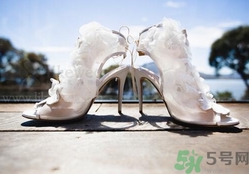 結(jié)婚可以穿黑色鞋子嗎？結(jié)婚可以穿白色鞋子嗎？