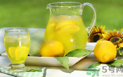 用檸檬水洗臉好嗎？怎么用檸檬水洗臉
