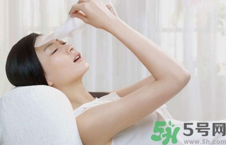 夏天曬黑了多久恢復(fù)？夏天曬黑了怎么白回來？