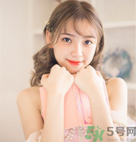 皮膚不白的人染什么顏色的頭發(fā)？頭發(fā)顏色怎么選擇？