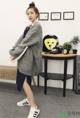 針織衫什么顏色好看？針織開衫什么顏色百搭？