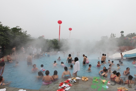 泡溫泉可以邊吃邊泡嗎？空腹泡溫泉好不好？