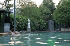 泡溫泉可以邊吃邊泡嗎？空腹泡溫泉好不好？