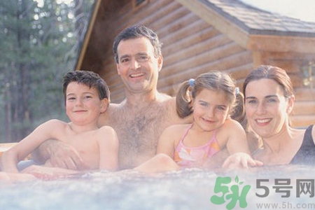 泡溫泉有什么壞處？女性泡溫泉容易得陰道炎嗎？