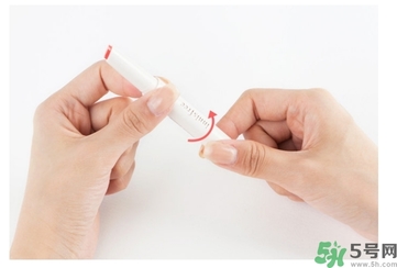 悅詩(shī)風(fēng)吟水韻凝采唇膏價(jià)格 悅詩(shī)風(fēng)吟水韻凝采唇膏怎么用？