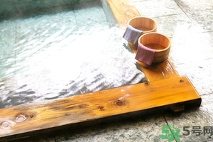 泡溫泉可以戴隱形眼鏡嗎？泡溫泉帶隱形眼鏡可以嗎？