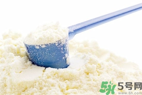 新生兒奶粉怎么選？奶粉哪種好？