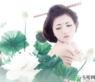 精華和乳液哪個(gè)先用？精華和乳液的使用順序