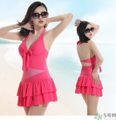 泡溫泉穿什么衣服？泡溫泉穿什么樣的泳衣？