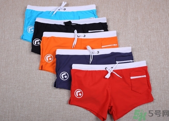 泡溫泉穿什么衣服？泡溫泉穿什么樣的泳衣？