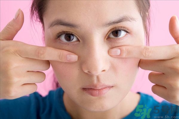 天生腫眼泡怎么消除？天生腫眼泡怎么辦？