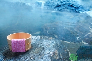 泡溫泉什么季節(jié)最好？泡溫泉的最佳時間長度