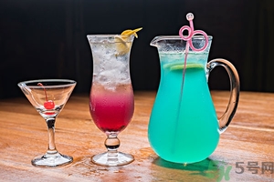 蘇打水可以喝嗎？小蘇打能吃嗎？