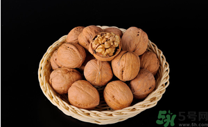干核桃和濕核桃哪個好？干核桃和濕核桃的區(qū)別