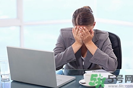 眼睛干澀發(fā)癢怎么回事？眼睛干澀發(fā)癢怎么辦？