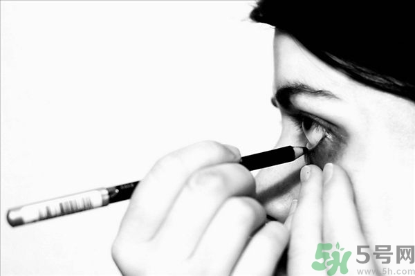 眼線筆干了怎么辦?眼線筆不出水怎么辦? 眼線筆干了怎么辦?眼線筆不出水怎么辦?