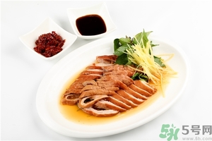 豬大腸的營(yíng)養(yǎng)價(jià)值 豬大腸的功效與作用 豬大腸的營(yíng)養(yǎng)價(jià)值 豬大腸的功效與作用