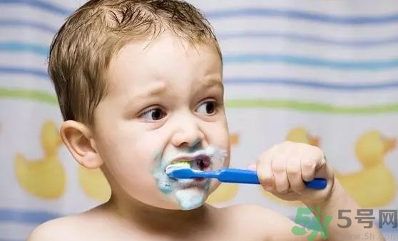 小孩牙齒黑是什么原因?小孩牙齒黑斑怎么辦? 小孩牙齒黑是什么原因?小孩牙齒黑斑怎么辦?