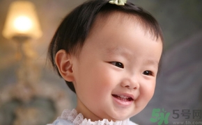 小孩牙齒黑是什么原因?小孩牙齒黑斑怎么辦? 小孩牙齒黑是什么原因?小孩牙齒黑斑怎么辦?