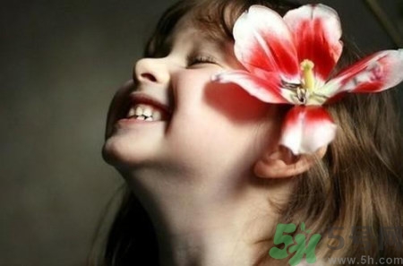 小孩牙齒黑是什么原因?小孩牙齒黑斑怎么辦? 小孩牙齒黑是什么原因?小孩牙齒黑斑怎么辦?