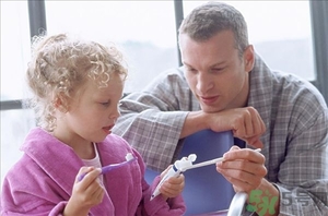 兒童可以用成人牙膏嗎?兒童用成人牙膏好嗎? 兒童可以用成人牙膏嗎?兒童用成人牙膏好嗎?