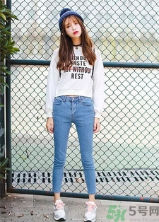 衛(wèi)衣配什么褲子好看?衛(wèi)衣搭配牛仔褲好看嗎? 衛(wèi)衣配什么褲子好看?衛(wèi)衣搭配牛仔褲好看嗎?