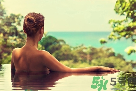 泡溫泉可以帶金戒指嗎？泡溫泉可以帶金首飾嗎？