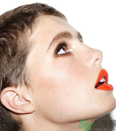 珊瑚色口紅適合什么人？珊瑚色口紅適合什么膚色？