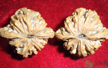 核桃發(fā)霉能吃嗎？發(fā)霉的核桃能吃嗎？