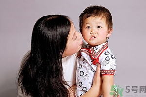 寶寶喉嚨有痰怎么辦?寶寶有痰咳不出來怎么辦? 寶寶喉嚨有痰怎么辦?寶寶有痰咳不出來怎么辦?