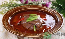 鴨血的營養(yǎng)價值 鴨血的功效與作用 鴨血的營養(yǎng)價值 鴨血的功效與作用