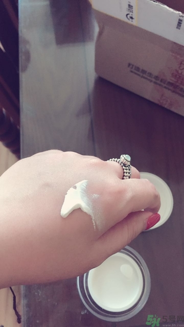 歐貝詩v7素顏霜多少錢?歐貝詩v7素顏霜專柜價(jià)格 歐貝詩v7素顏霜多少錢?歐貝詩v7素顏霜專柜價(jià)格